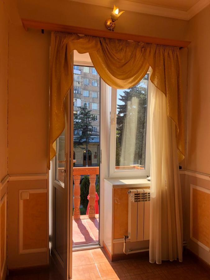 Valda Hotel On Tumanyan ヴァナゾル エクステリア 写真